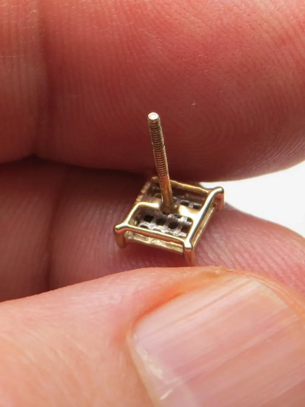 10k Diamond Men's Studs Earring